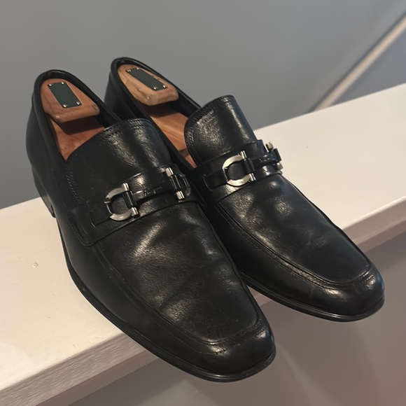 Salvatore Ferragamo Men's Black Leather Loafers - Picture 3 of 8